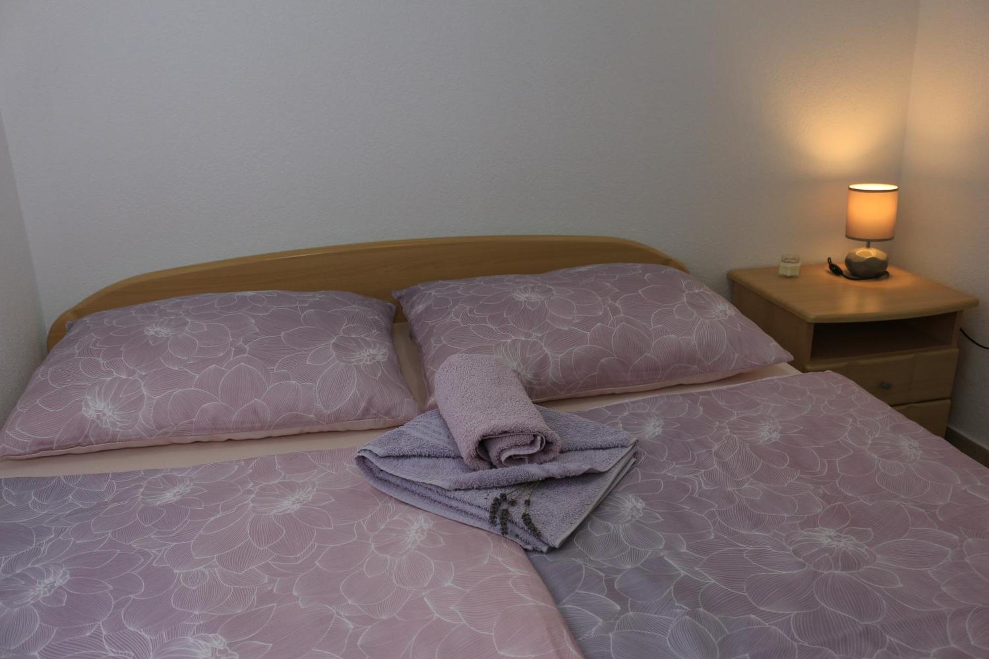 Apartman Kristina Vrbnik Eksteriør billede